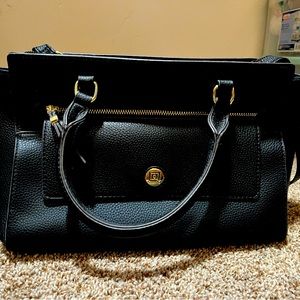 Black purse. Hardly used. Very spacious.